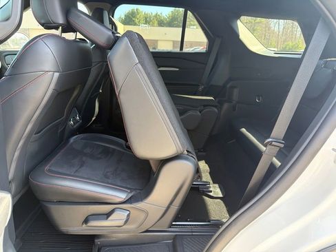Used 2025 Ford Explorer ST AWD/4WD image 11