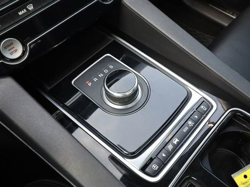 Used 2020 Jaguar F-PACE Premium image 11