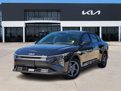 New 2025 Kia K4 LXS image 1
