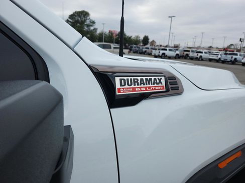 Certified 2026 GMC Sierra 2500 AT4X image 6