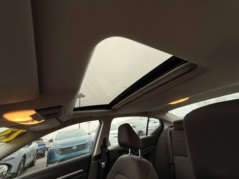 Certified 2023 Nissan Altima 2.5 SV w/ SV Premium Package image 16