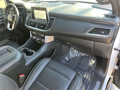 Used 2024 GMC Yukon SLT image 28