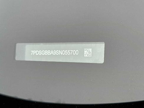 Used 2025 Rivian R1S Adventure image 27