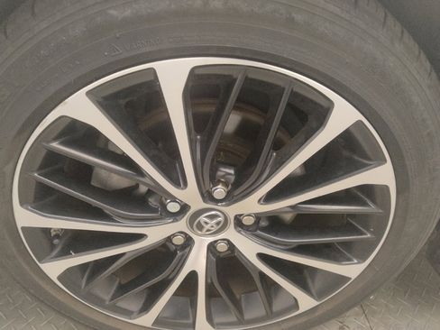 Used 2018 Toyota Camry SE FWD image 31