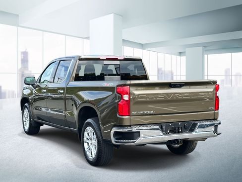 Used 2023 Chevrolet Silverado 1500 LTZ w/ LTZ Premium Package AWD/4WD image 3