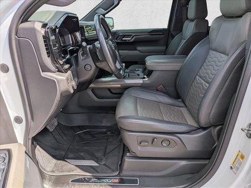 Used 2023 Chevrolet Silverado 1500 ZR2 w/ Technology Package AWD/4WD image 15