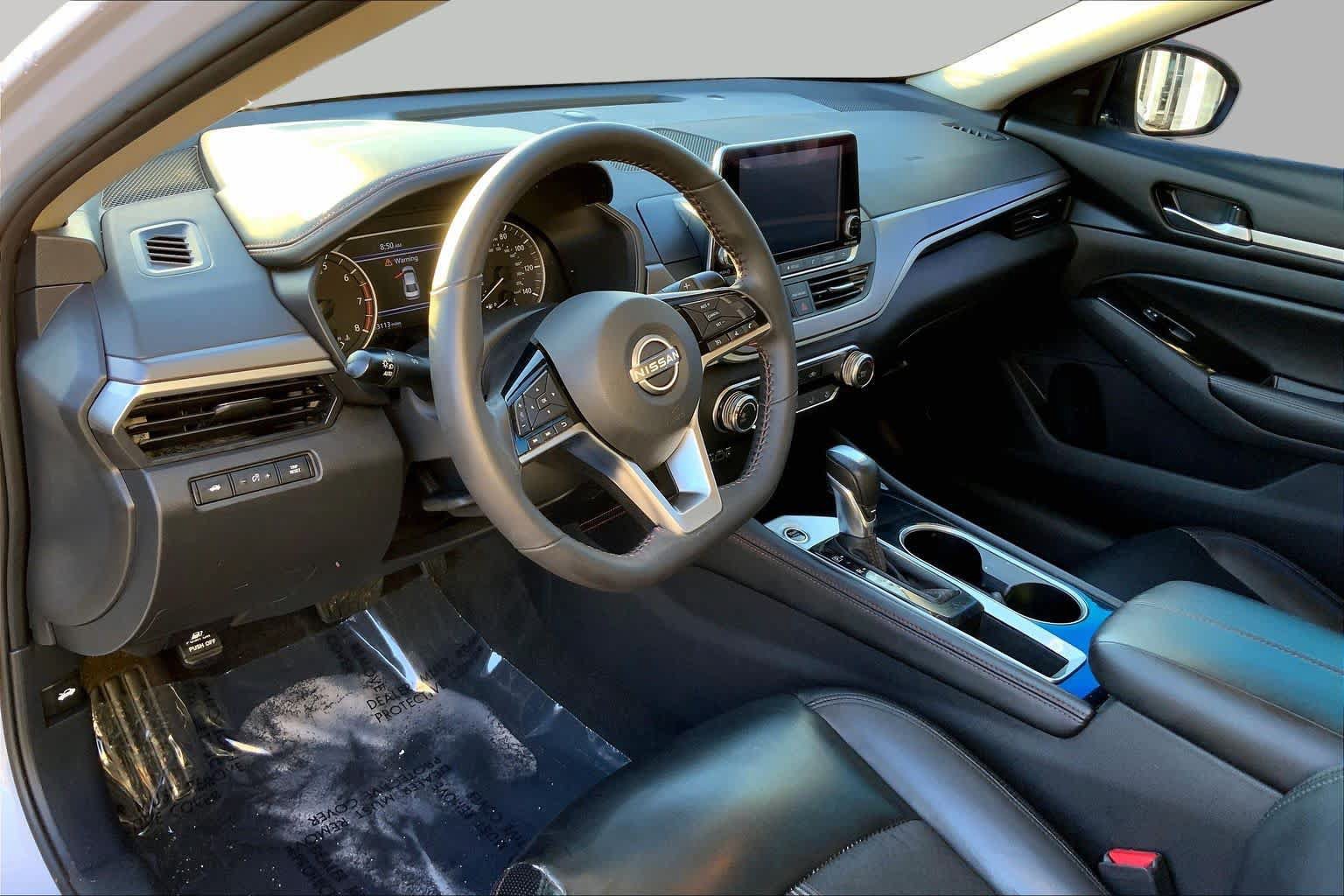 Used 2024 Nissan Altima 2.5 SR FWD image 15