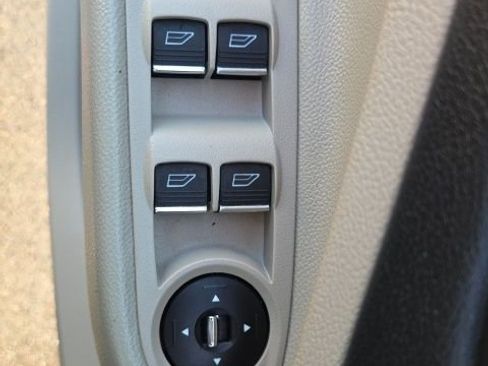 Used 2013 Ford C-MAX SEL image 24