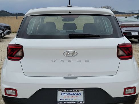 New 2026 Hyundai Venue SE FWD image 19