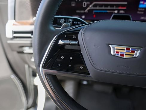 Used 2025 Cadillac Escalade Sport Platinum image 14