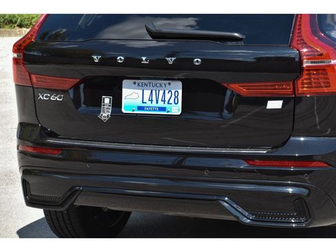 Certified 2024 Volvo XC60 T8 Plus w/ Protection Package Premier image 31