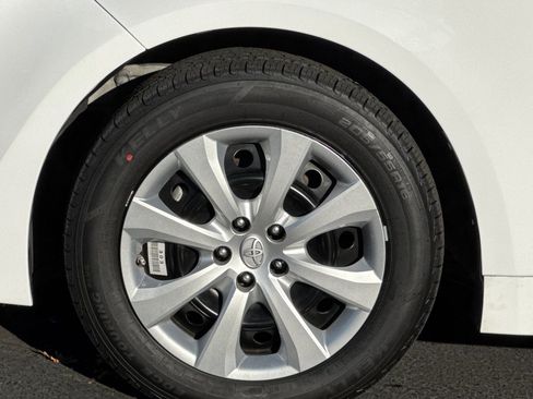 Used 2022 Toyota Corolla LE image 28