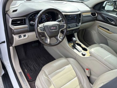 Used 2018 GMC Acadia Denali w/ Technology Package AWD/4WD image 10