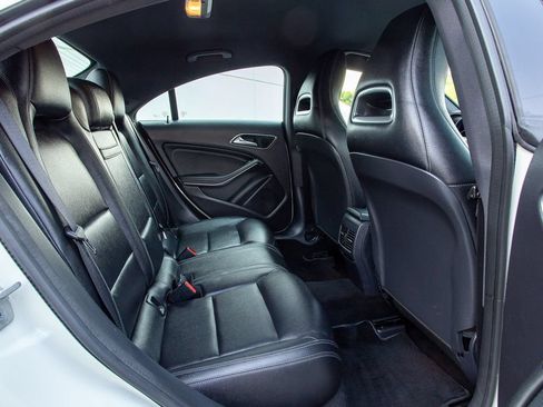 Used 2016 Mercedes-Benz CLA 250 image 11