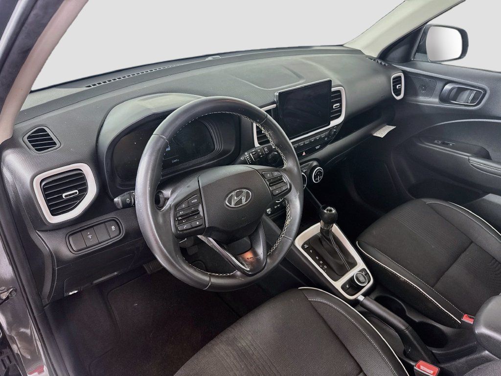 Certified 2024 Hyundai Venue Limited FWD image 9