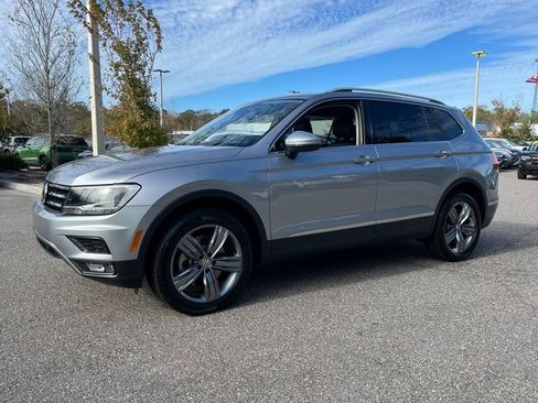Certified 2020 Volkswagen Tiguan SEL image 3