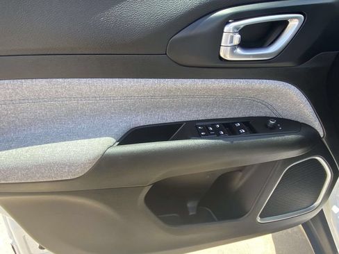 Certified 2024 Jeep Compass Latitude AWD/4WD image 20