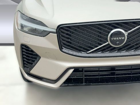 New 2026 Volvo XC60 T8 Plus w/ Protection Package Premier image 28