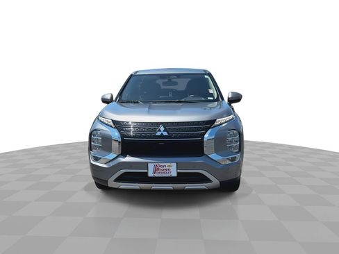 Used 2024 Mitsubishi Outlander SE FWD image 3