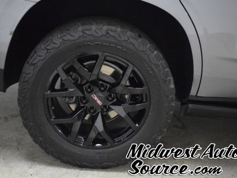 Used 2021 GMC Yukon AT4 w/ AT4 Premium Package AWD/4WD image 9
