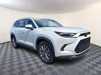 Used 2025 Toyota Grand Highlander FWD video 1
