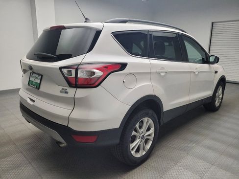 Used 2018 Ford Escape SE w/ Ford Safe & Smart Package AWD/4WD image 9