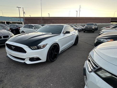 Used 2017 Ford Mustang Premium RWD image 1