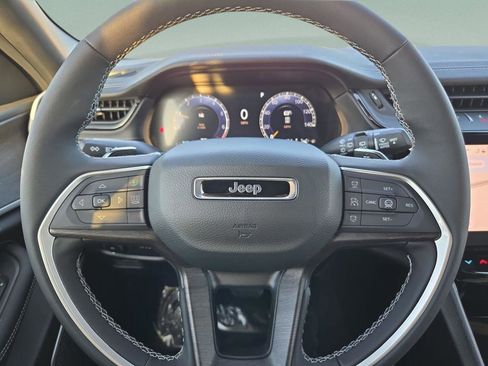 New 2026 Jeep Grand Cherokee Limited AWD/4WD image 22