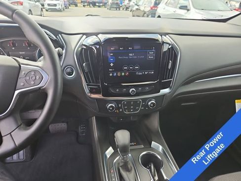 Used 2023 Chevrolet Traverse LT image 18