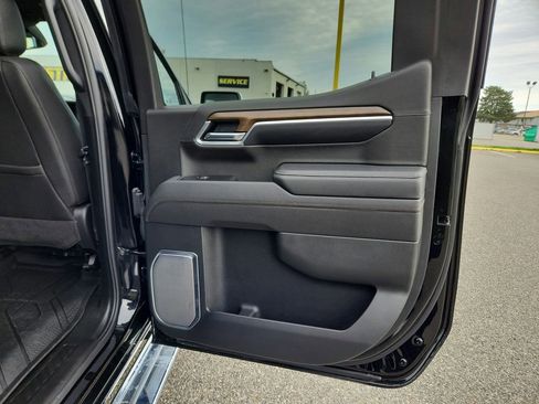 Used 2025 Chevrolet Silverado 1500 High Country image 13