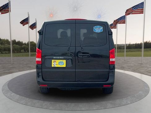 Used 2018 Mercedes-Benz Metris Passenger image 5