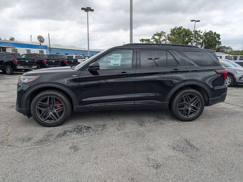Used 2025 Ford Explorer ST-Line w/ Premium Package AWD/4WD image 7