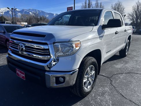 Used 2017 Toyota Tundra SR5 image 2