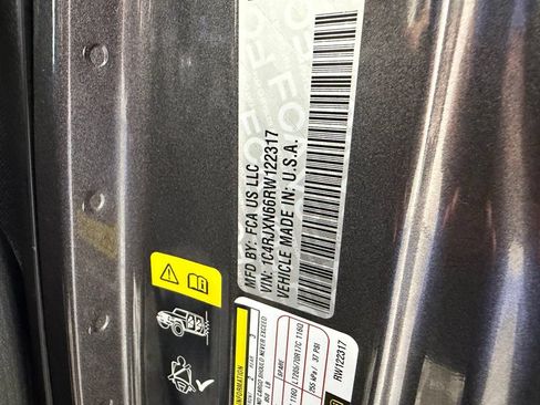 Used 2024 Jeep Wrangler Unlimited AWD/4WD image 25