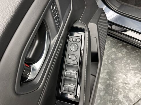 Used 2024 Honda Accord Touring image 9