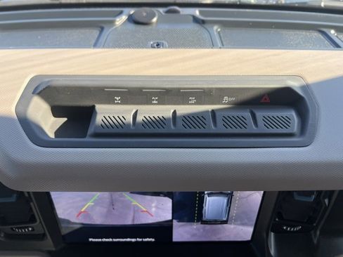 Used 2023 Ford Bronco Wildtrak image 44