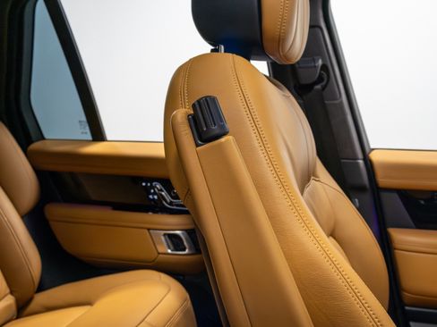 Used 2022 Land Rover Range Rover Autobiography image 79