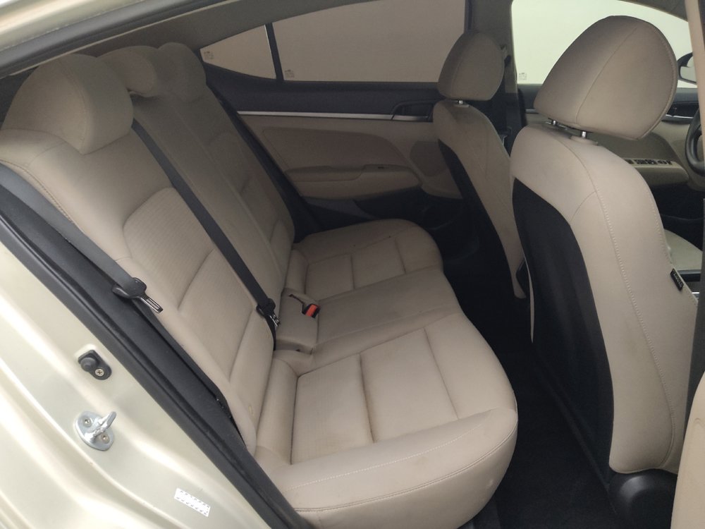 Used 2017 Hyundai Elantra SE FWD image 19