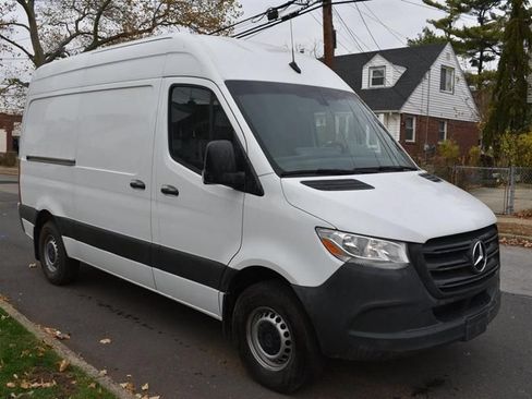 Used 2025 Mercedes-Benz Sprinter 2500 image 4