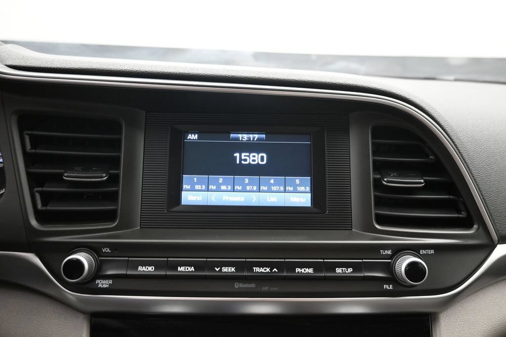 Used 2019 Hyundai Elantra SE FWD image 14