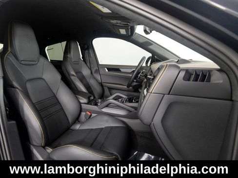 Used 2024 Porsche Cayenne Turbo GT AWD/4WD image 33