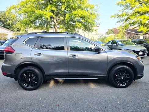 Used 2017 Nissan Rogue SV w/ Midnight Edition Package AWD/4WD image 8