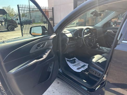 Used 2021 Chevrolet Traverse LT AWD/4WD image 9