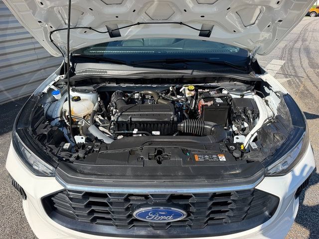 Used 2024 Ford Escape ST-Line w/ Tech Pack #1 AWD/4WD image 14