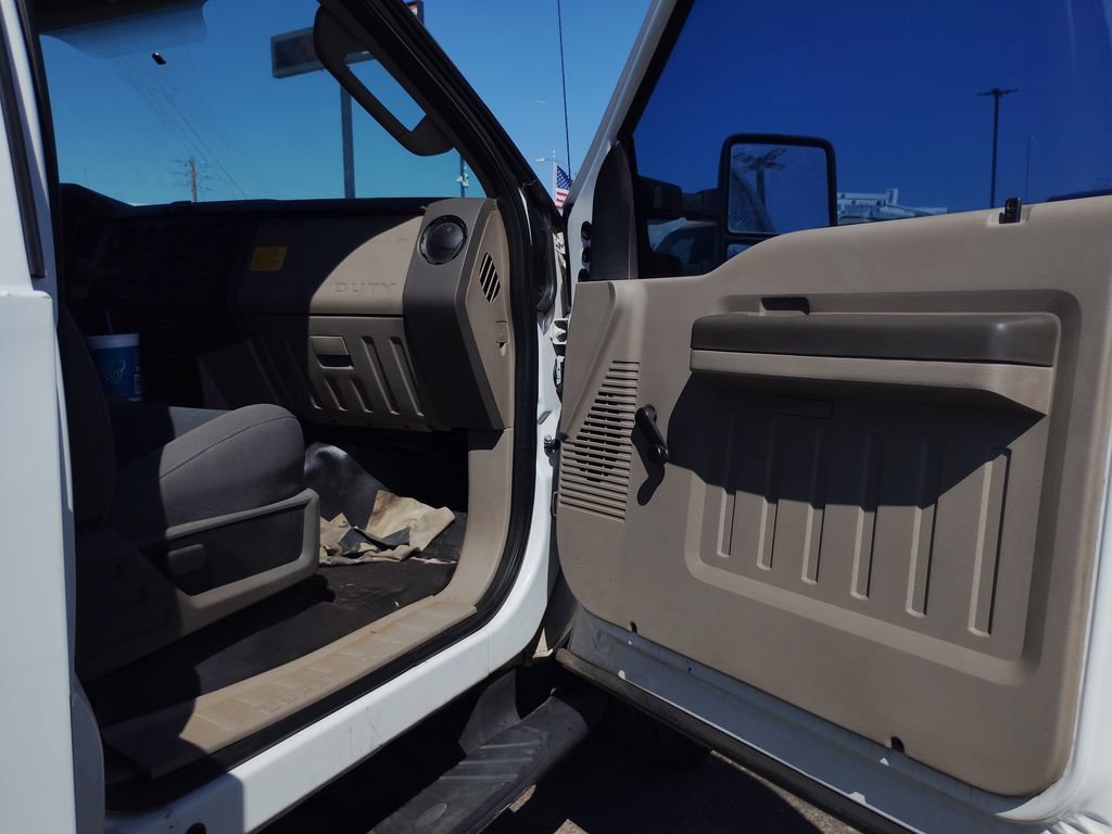 Used 2010 Ford F550 2WD Regular Cab Super Duty image 10