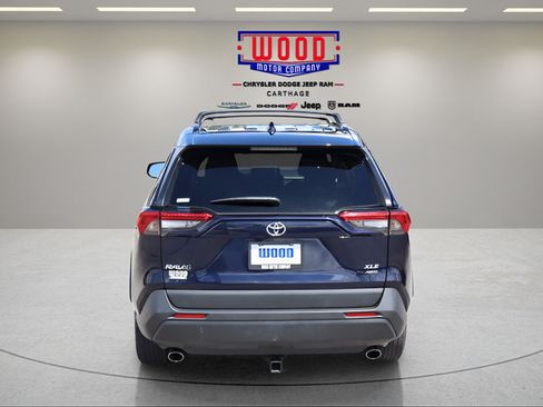 Used 2022 Toyota RAV4 XLE AWD/4WD image 4