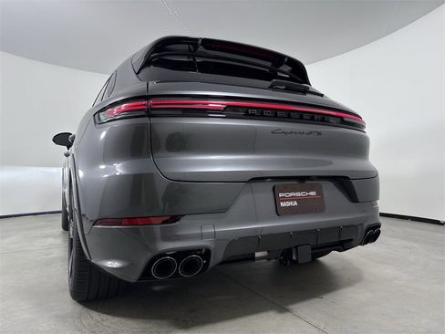 New 2026 Porsche Cayenne GTS image 20