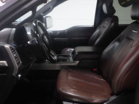 Used 2017 Ford F150 Platinum w/ Equipment Group 701A Luxury image 8