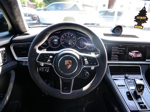 Used 2020 Porsche Panamera GTS w/ Premium Package Plus AWD/4WD image 15