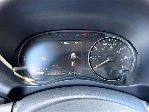 Used 2023 Nissan Kicks SR w/ SR Premium Package FWD image 26